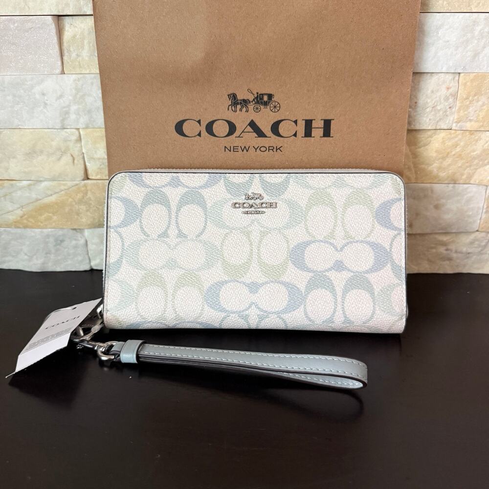 New‼️Coach Long Zip Around Wallet CEC22 Signature Canvas SV/CHALK/BLUE